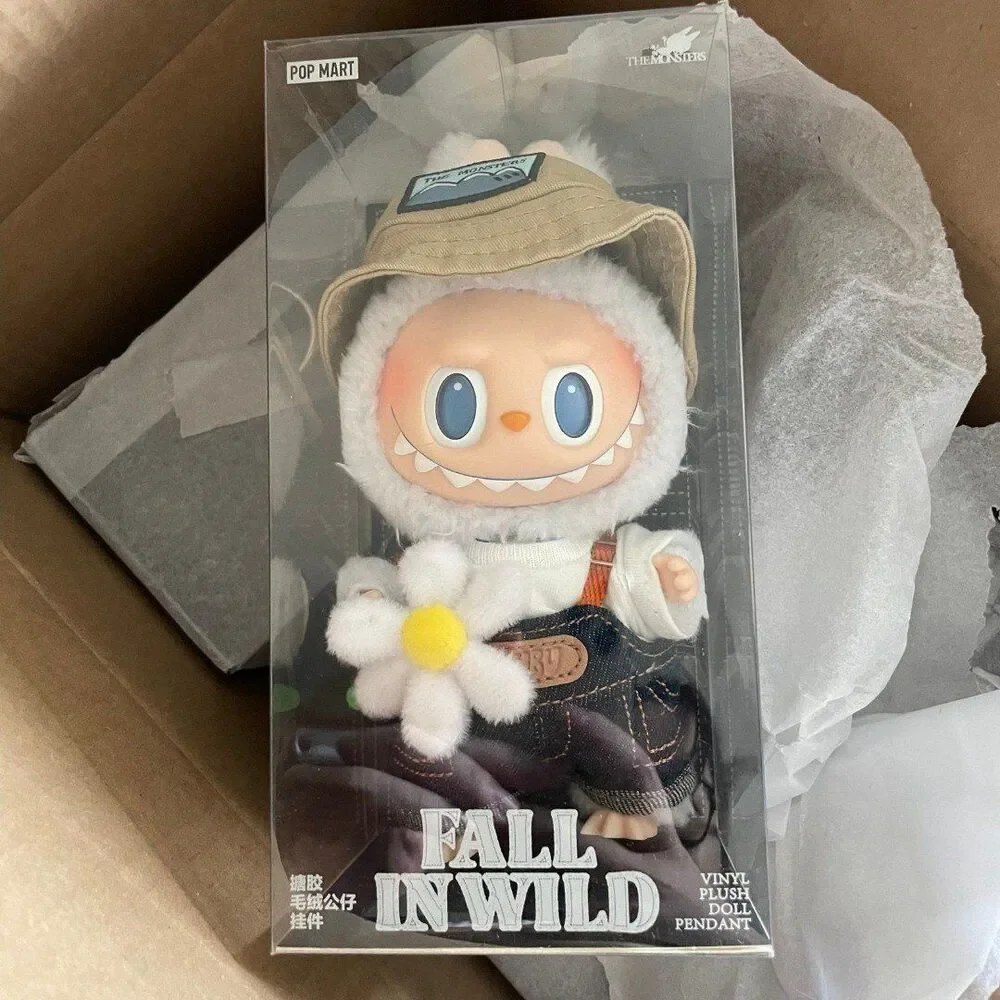 POP MART THE MONSTERS - Fall in Wild - Labubu Vinyl Plush Doll Pendant - Picture 1 of 7